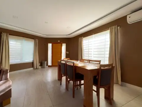 Casa 3 ambientes con 2 baños
