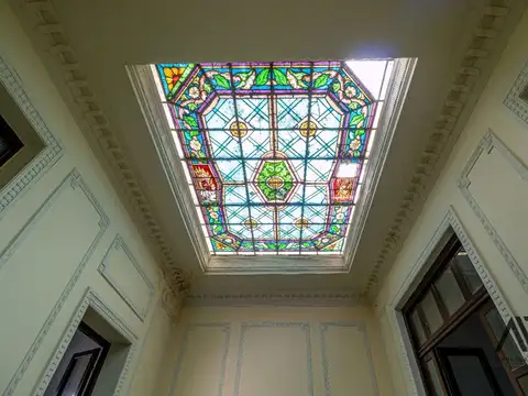 Casa 7 ambientes con 1 baño