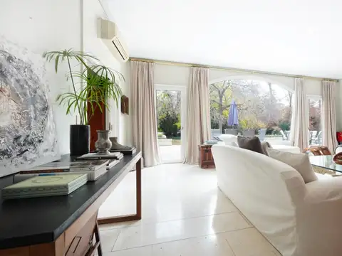 Casa 12 ambientes con 7 baños