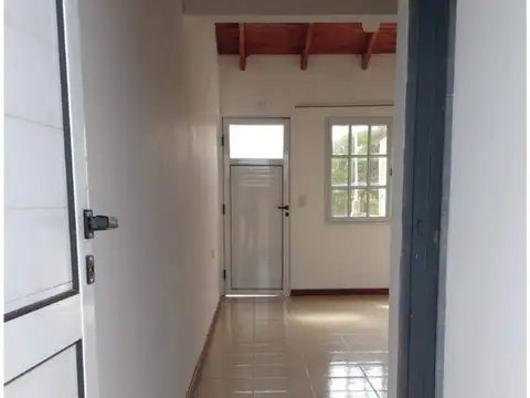 Casa en venta de 2 dormitorios c/ cochera en Colón