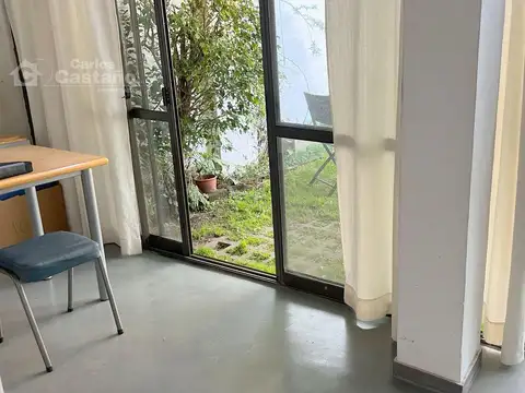 Casa 6 ambientes con 2 baños
