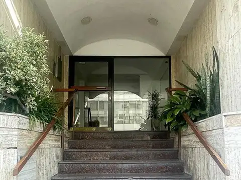 Av. del Libertador al 2400