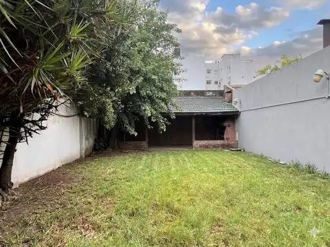 A Refaccionar - Casa - Fondo Parque- Devoto - Cochera