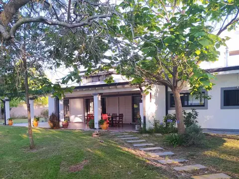 Casa en Venta en La Plata [Cod: ]