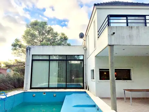 Casa en Venta con 5 cocheras