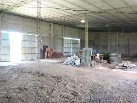 VENDO IMPORTANTE NAVE INDUSTRIAL EN ESQUINA CORRIENTES°°°