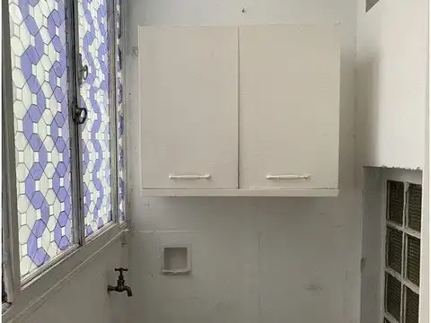 Av Caseros 600, Piso 3