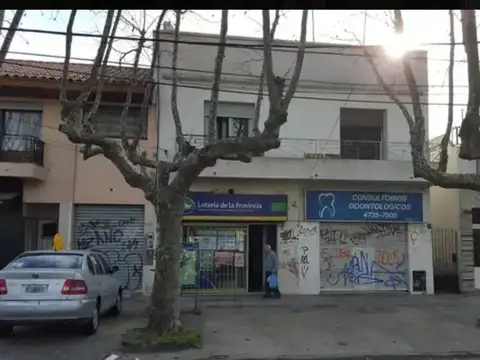 OPORTUNIDAD  2 LOCALES Y VIVIENDA CON TERRENO