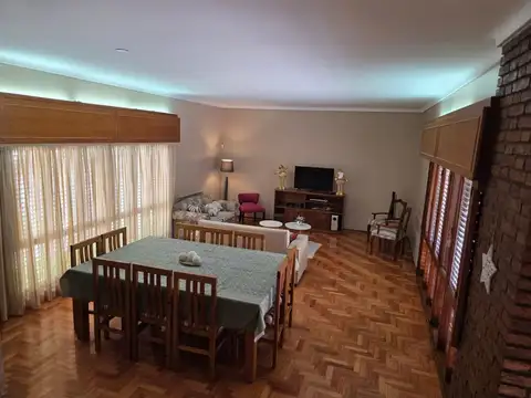 VENTA CASA A UNA CUADRA DEL MENDOZA PLAZA SHOPPING