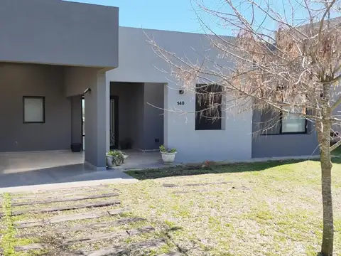 Casa en Alquiler de 3 dormitorios