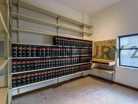 Oficina en Alquiler con 1 cochera