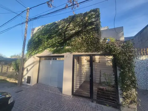 CASA 2 DORMITORIOS, COCHERA. ZONA RIO. G.BAIGORRIA