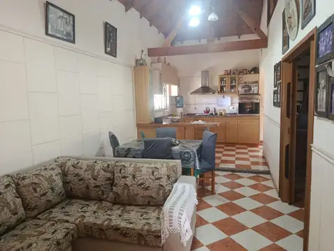 Casa 4 ambientes con 1 baño