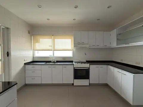Departamento en Alquiler de 3 dormitorios