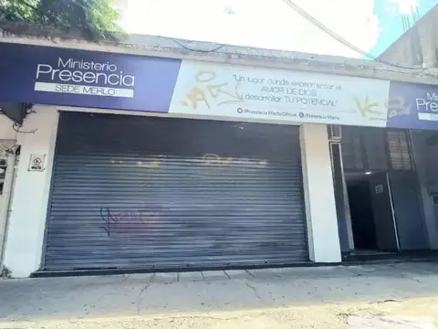 Local en venta - 3 Ambientes 2 Baños - Cochera - Merlo