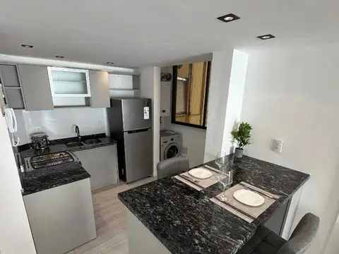 Departamento 4 ambientes con dependencia de servicio