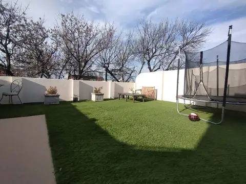 Depto Tipo Casa en Venta en Monte Castro, USD 179.000