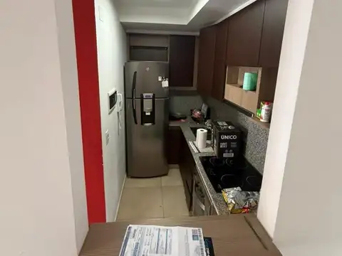 DEPTO 2 AMB BAÑO COMPLETO Y TOILETE CON BALCON AL CFTE.