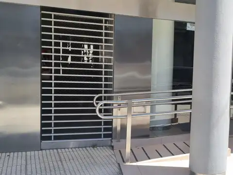 DEPTO 2 AMB BAÑO COMPLETO Y TOILETE CON BALCON AL CFTE.