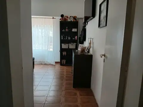 Casa 5 ambientes con 1 baño