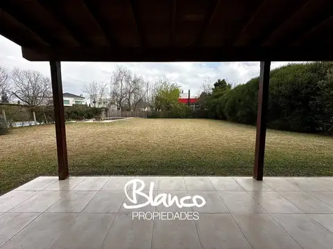 Casa 4 ambientes con 4 baños