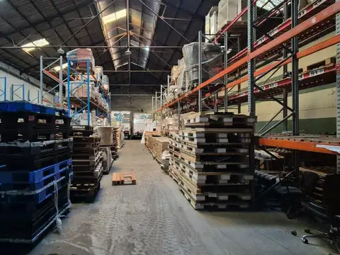 Depósito - Galpón 1800 m2.  en La Boca - ALQUILER