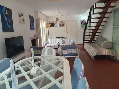 BUENISIMA CASA UBICADA DETRAS DEL HOTEL PLAYAS, LUGAR SUPER TRANQUILO ...EN UNA LOMA SUPER AGRESTE