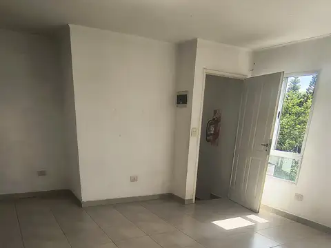 Departamento en Alquiler en Villa Sarmiento, $ 600.000