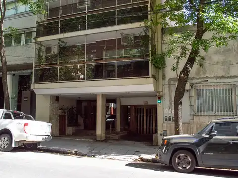 SEMIPISO DE 4 AMBIENTES C/ DEPEND y GUARDA AUTO