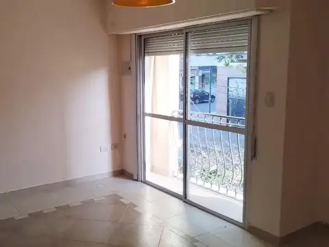 Departamento en Alquiler en Banfield, $ 700.000
