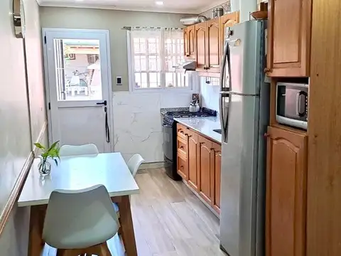 Casa 4 ambientes con 1 baño