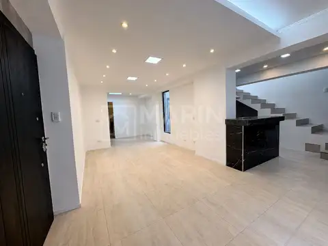 Depto Tipo Casa en Venta de 5 ambientes