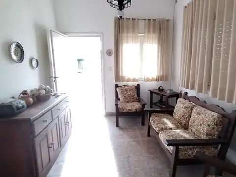 Casa 5 ambientes con 1 baño