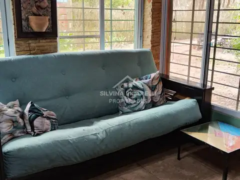 Casa 4 ambientes con 2 baños