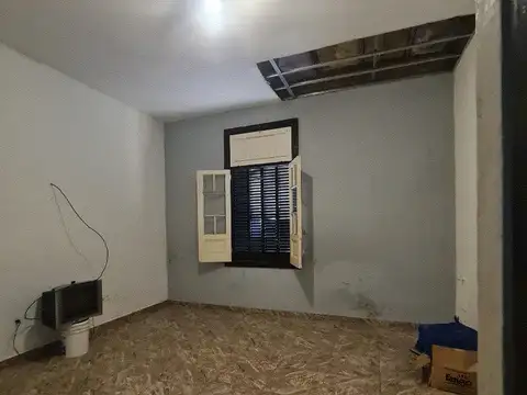 CASA DE 3 AMB EN ESQUINA CON LOCAL, TERRAZA