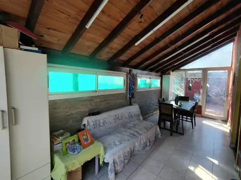 Casa 4 ambientes con 1 baño