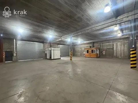 Depósito en alquiler de 1200 m2 en predio cerrado