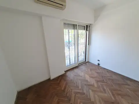 Departamento en Venta en Villa General Mitre, USD 140.000