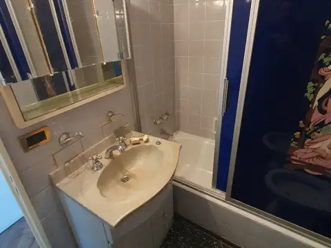 Excelente departamento de 4 ambientes al frente con 2 balcones