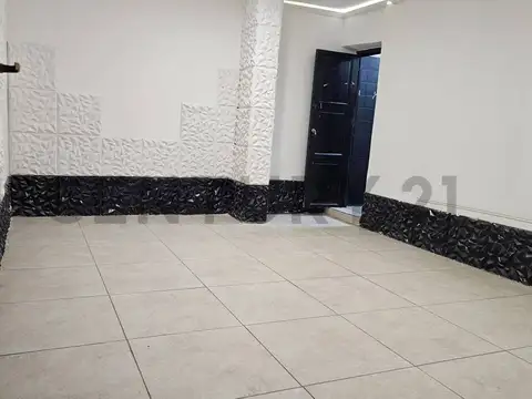 Húsares 2037 , Piso 0
