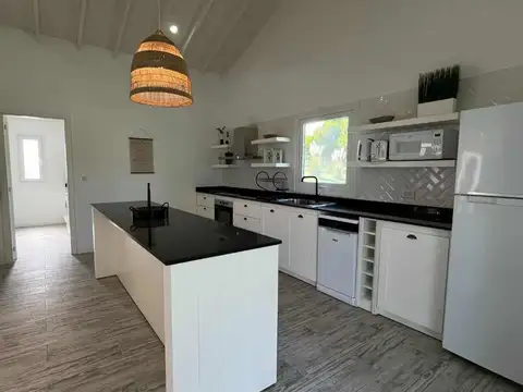 VENTA CASA 4 AMBIENTES BARRIO GOLF COSTA ESMERALDA