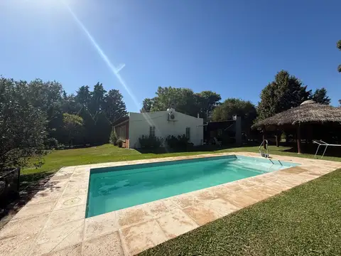 Venta de hermosa  quinta de 1/2 ha con pileta y arbolada