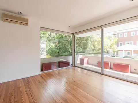 Casa en Alquiler con 1 cochera