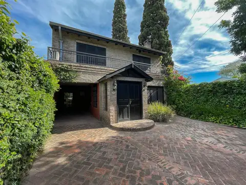 Casa 6 ambientes con 3 baños