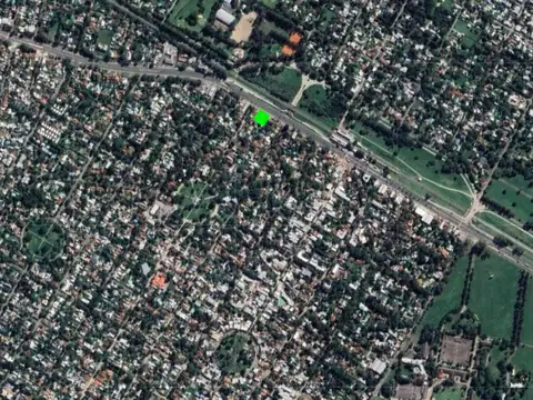 Camino Parque Centenario e/ 467 y 473