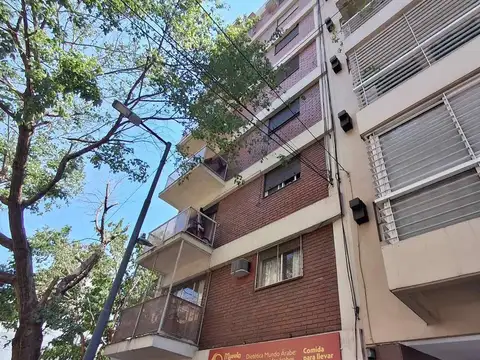 DEPTO 2 AMBIENTES CON PATIO EN ALMAGRO 