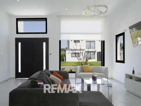 Casa en Alquiler en Countries y Barrios Cerrados en Esteban Echeverria, USD 2.800