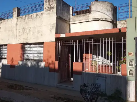 Casa a reciclar en Barrio Las Cañitas de Sarandí