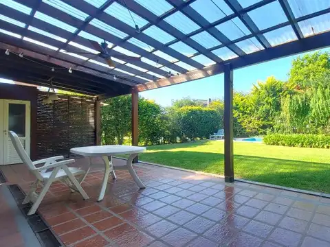 Casa 5 ambientes con 2 baños