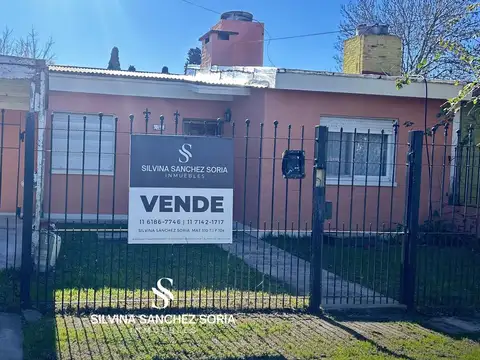 CASA EN VENTA 4 AMBIENTES EN LOS CARDALES